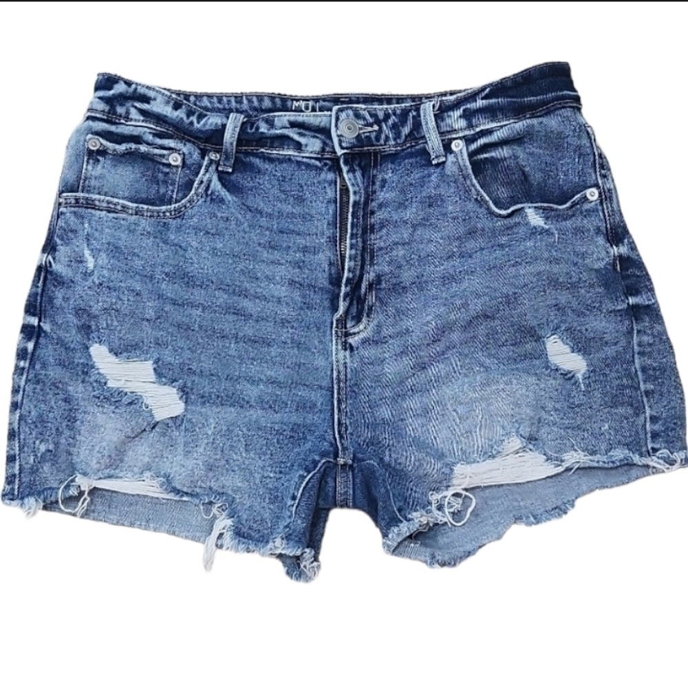No Boundaries Distressed Denim Shorts